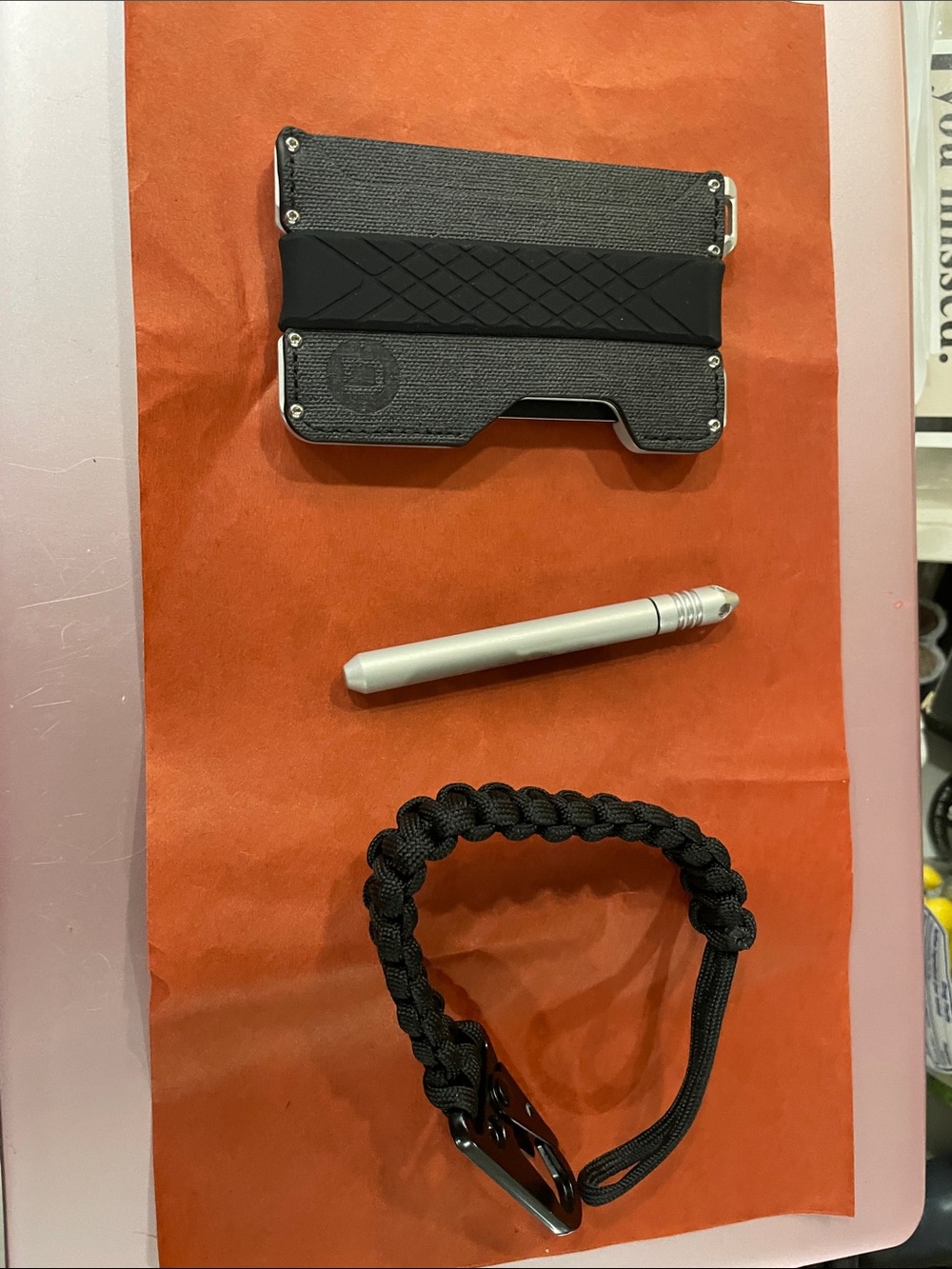 Dango Black/Silver Metal Dapper Wallet with Black Paracord and Capsule - Picture 3 of 3